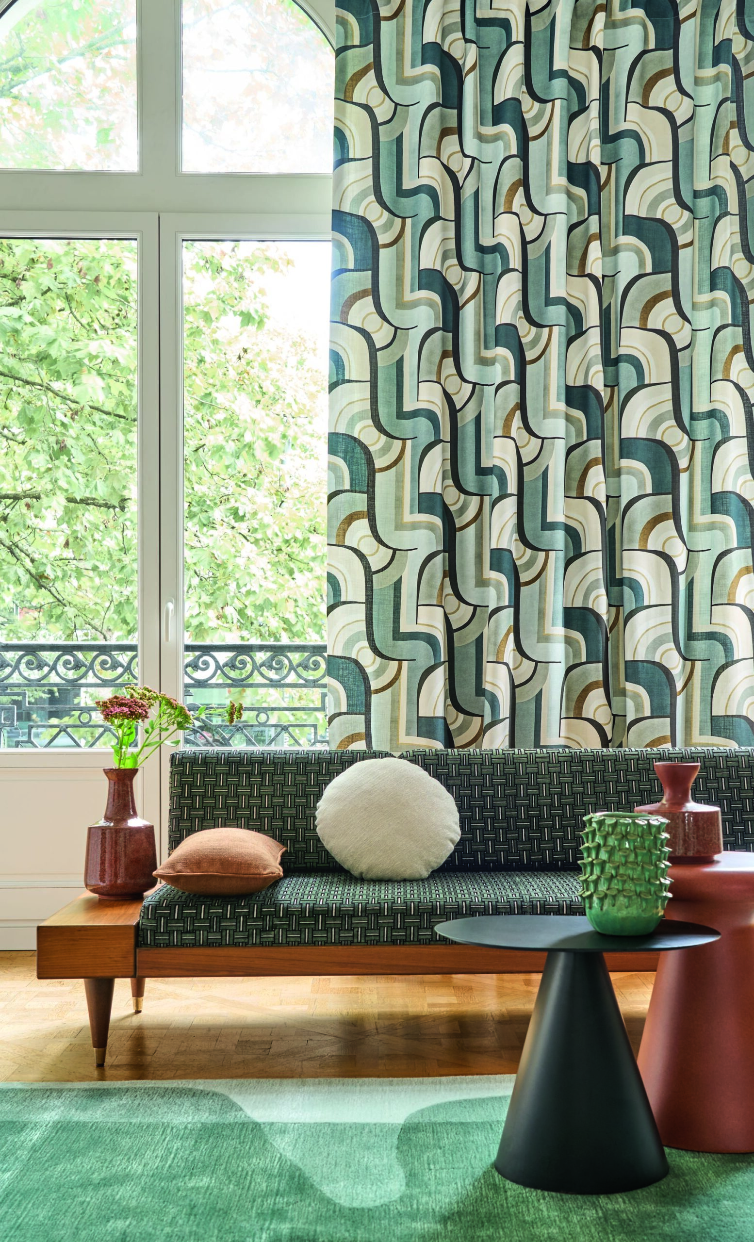 「ラグジュアリーな寝室作り」ベッドと寝具の選び方