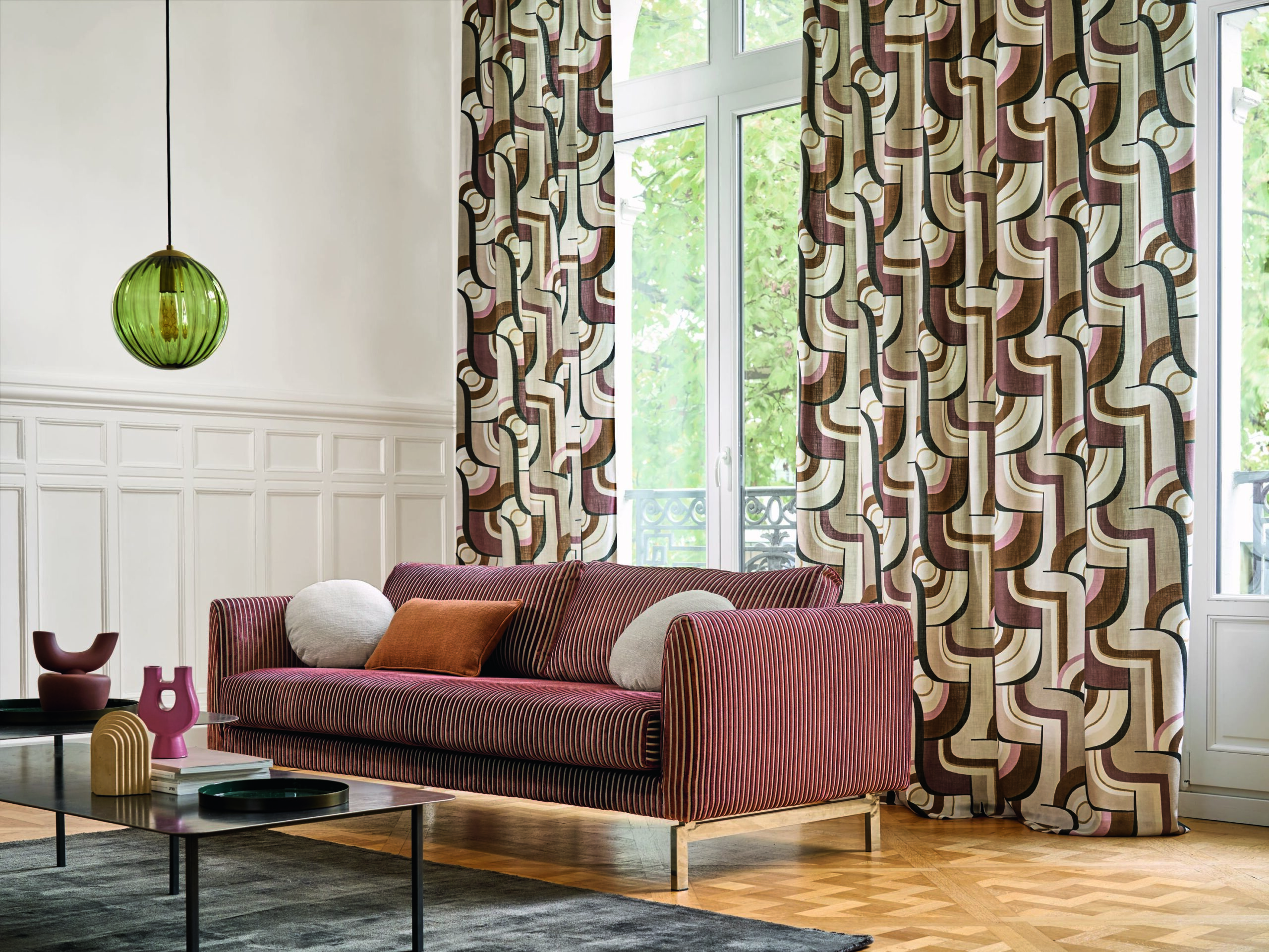 空間に調和をもたらす色のコーディネート術