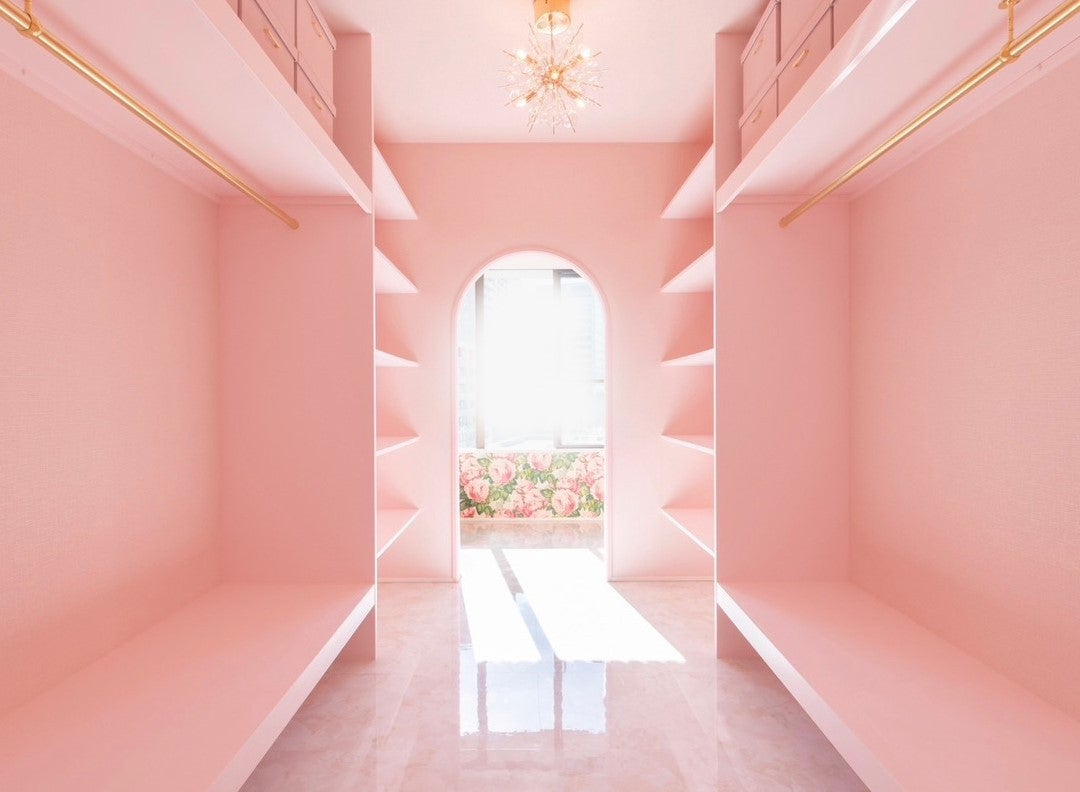 洋室を華やかな衣裳部屋へ