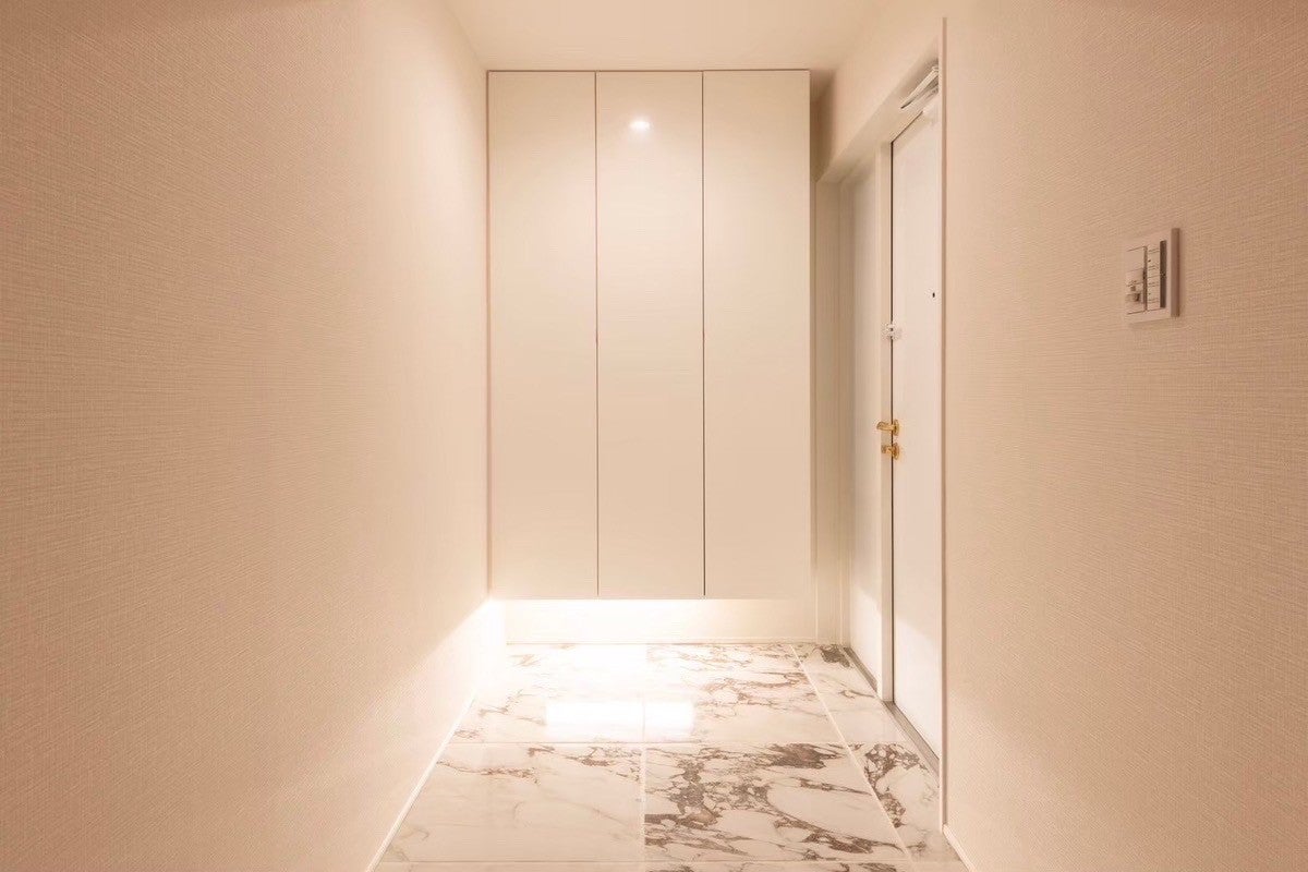 明るい印象の玄関へ