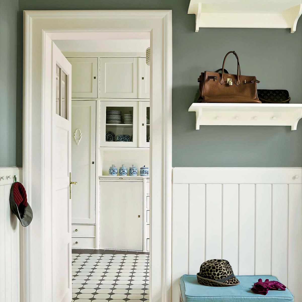 ヴィクトリアンの品格をまとう “Card Room Green（No.79）